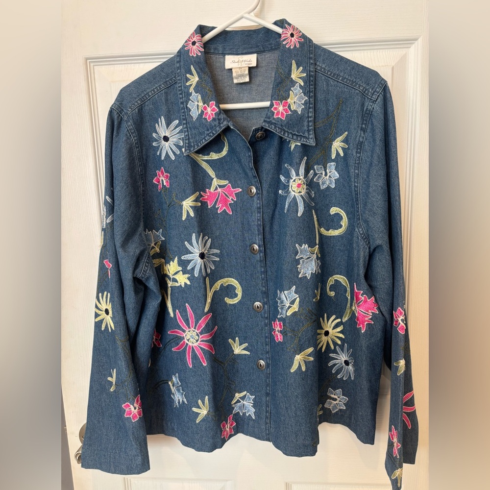 Studio Works Y2K Blue Denim Jacket With Floral Embroidered Details‎